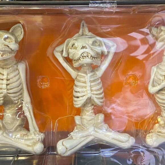 Home Decor Ornaments Yoga Skull Statues Set - Small Resin Sculpture Skeleton - Picture 1 of 7